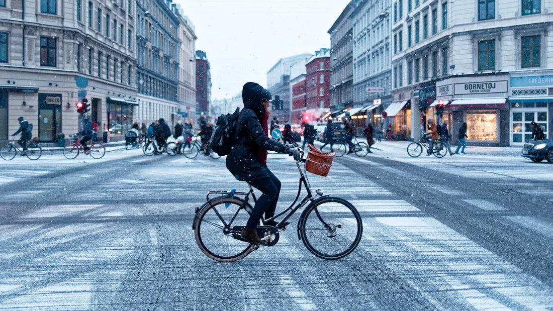 Urban E-Bike Bikepacking: Wie man seine Stadtfahrt für Wochenendabenteuer und längere Reisen anpasst